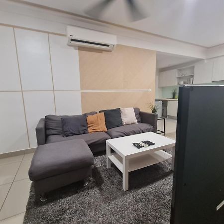 Lovely 3-Bedroom Serviced Apartment @ Cyberjaya Luaran gambar