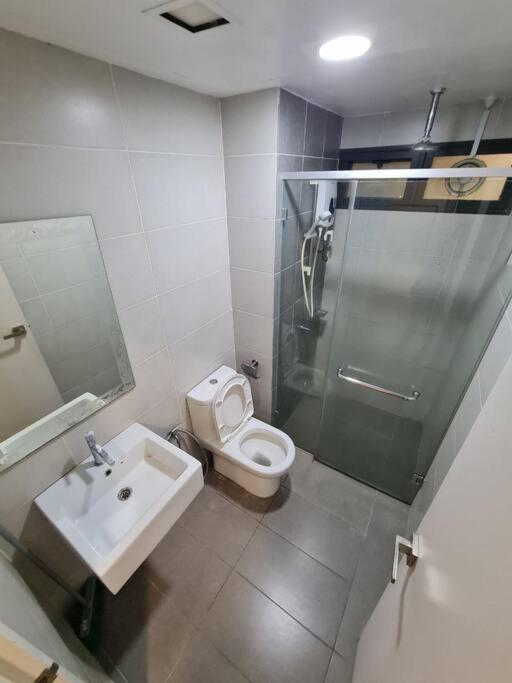 Lovely 3-Bedroom Serviced Apartment @ Cyberjaya Luaran gambar