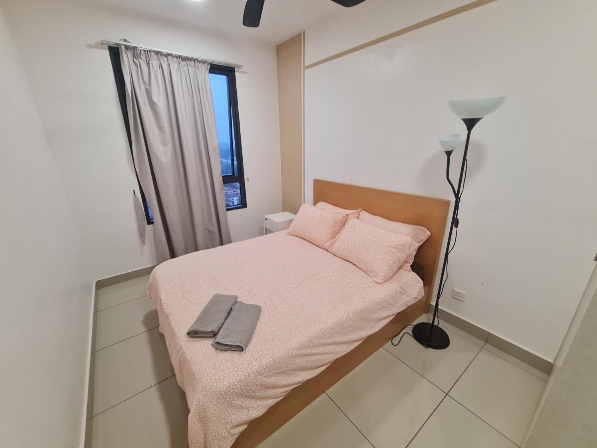 Lovely 3-Bedroom Serviced Apartment @ Cyberjaya Luaran gambar